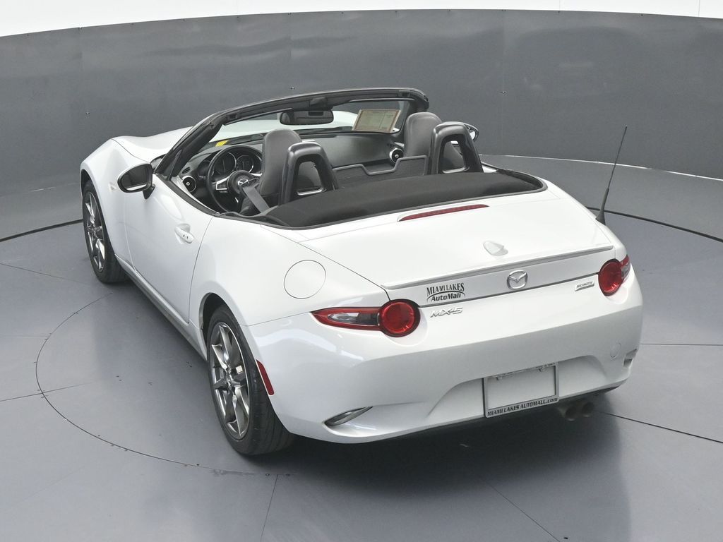 Used 2016 Ceramic Metallic Mazda Grand Touring image 44