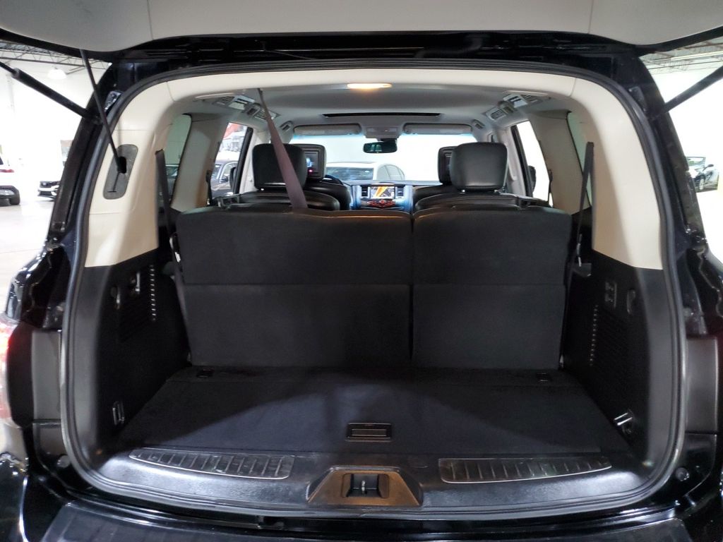 2017 Nissan Armada Platinum photo