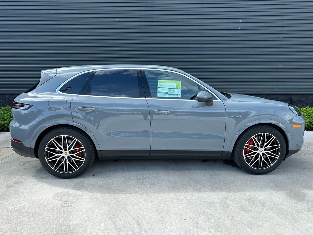 Thumbnail: 2025 Porsche Cayenne - 8
