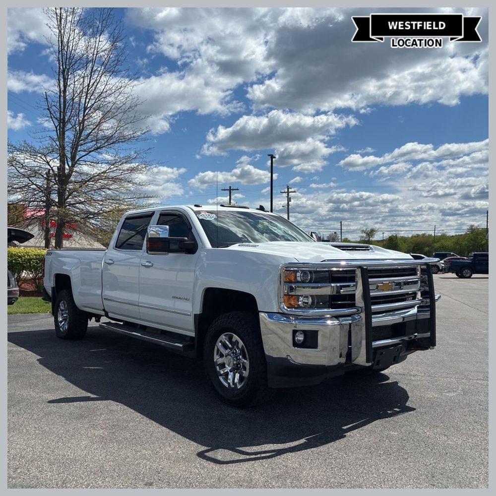 Summit White 2019 Chevrolet Silverado 3500HD LTZ Crew Cab 4WD Pickup Truck Four-Wheel Drive 6-Speed Automatic
