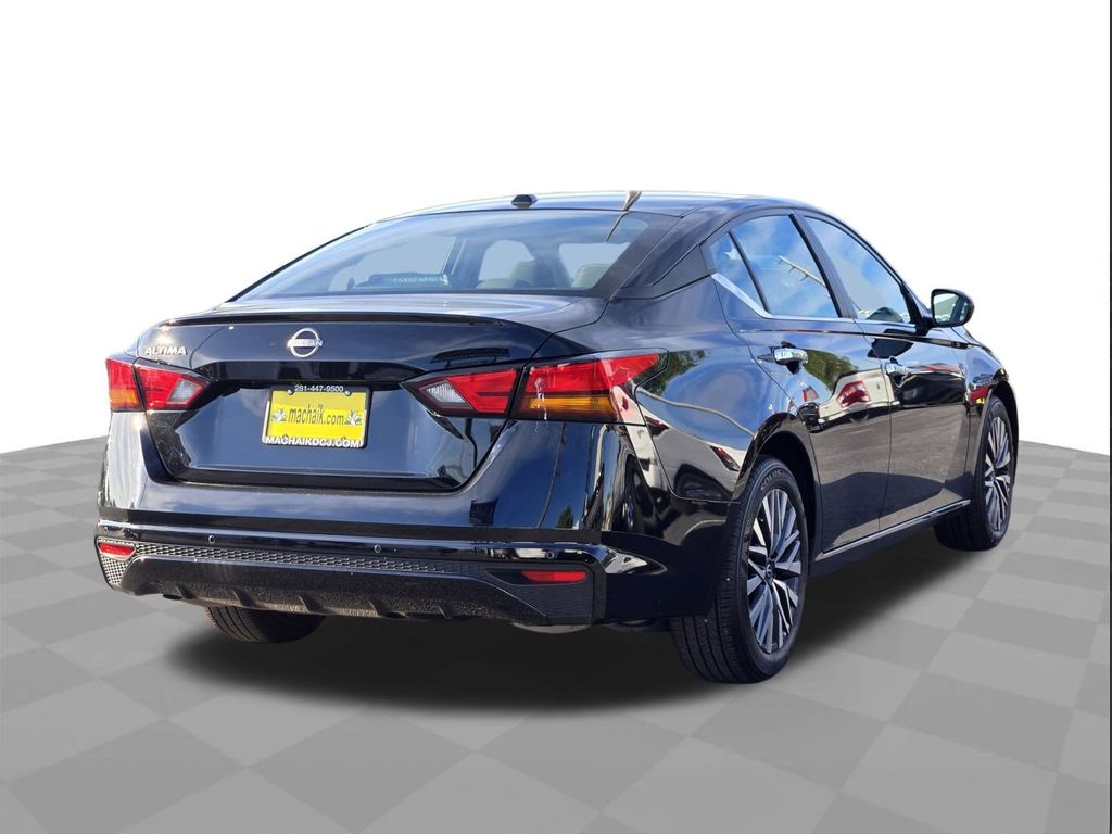 2025 Nissan Altima 2.5 SV - 3