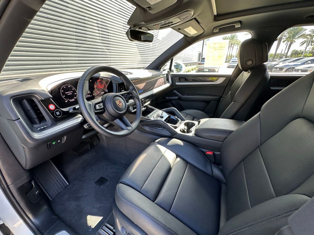 Thumbnail: 2025 Porsche Cayenne - 4