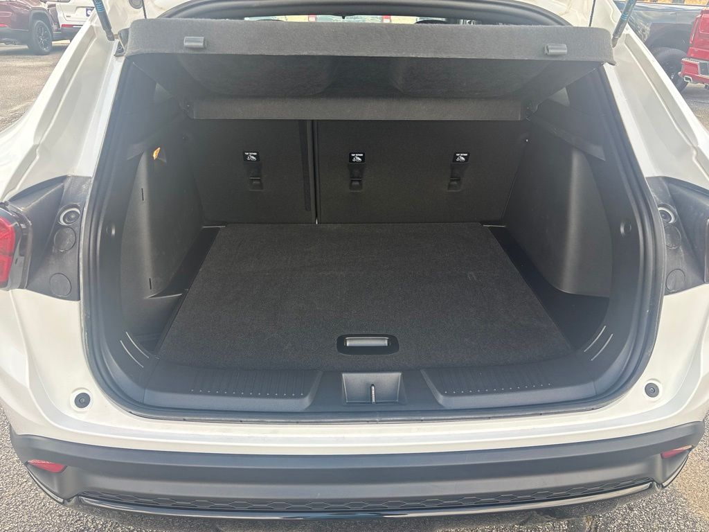 Used 2025 Chevrolet Trax SUV