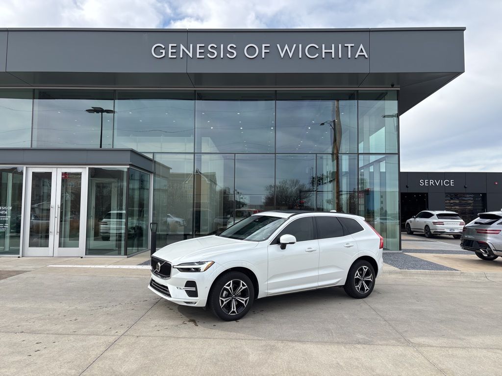 2022 Volvo XC60 B5 Momentum AWD