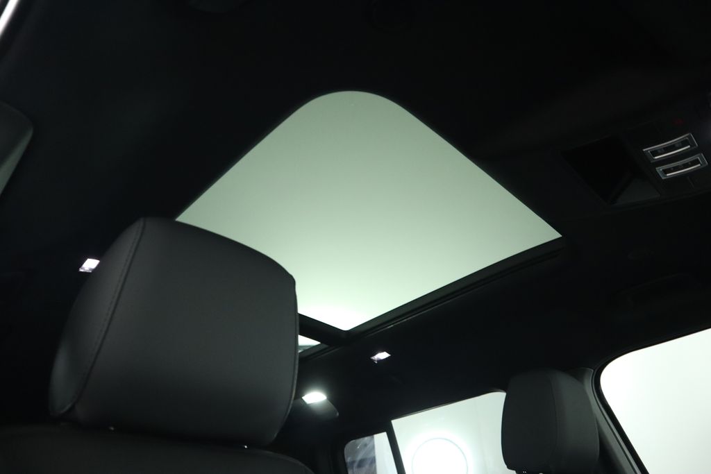 Thumbnail: 2025 Land Rover Defender - 18