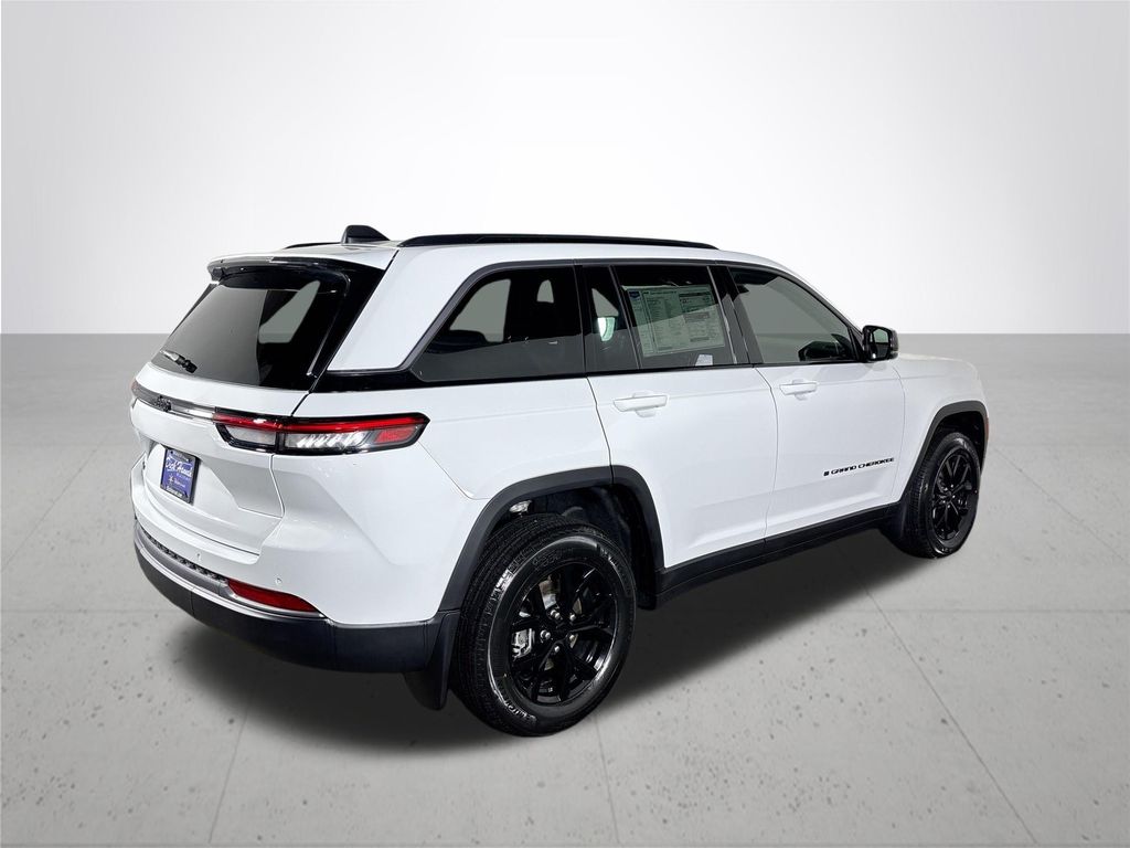 2026 Jeep Grand Cherokee Altitude
