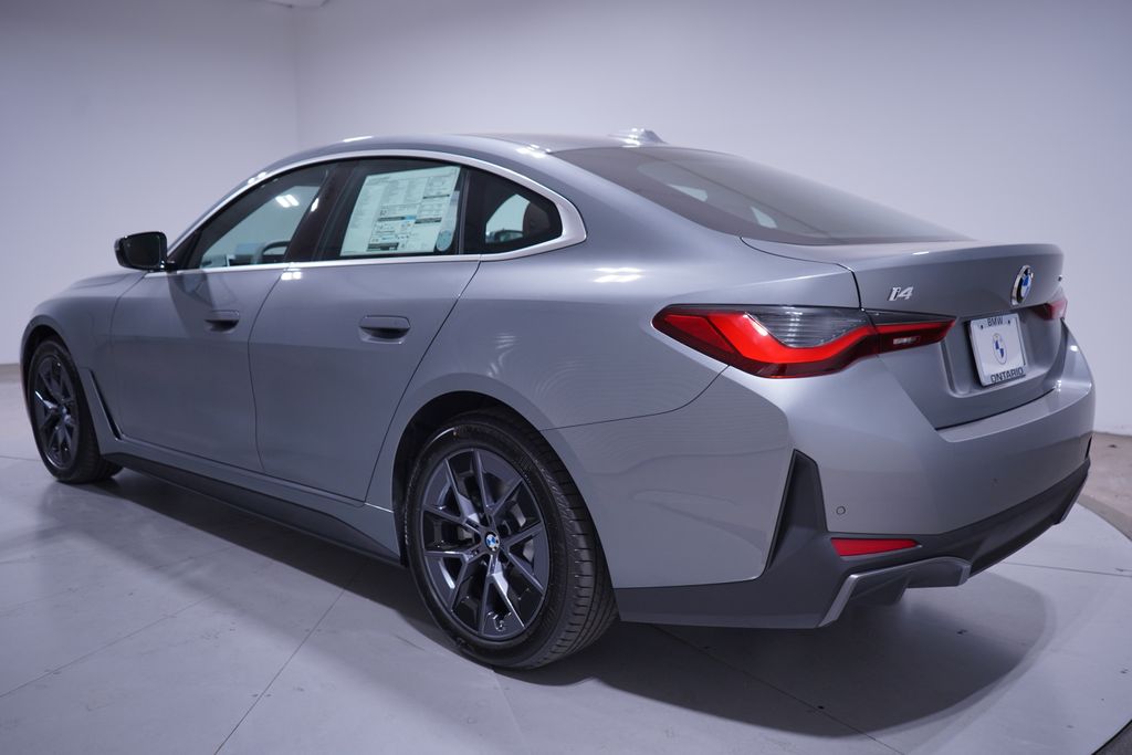 Thumbnail: 2026 BMW i4 - 3