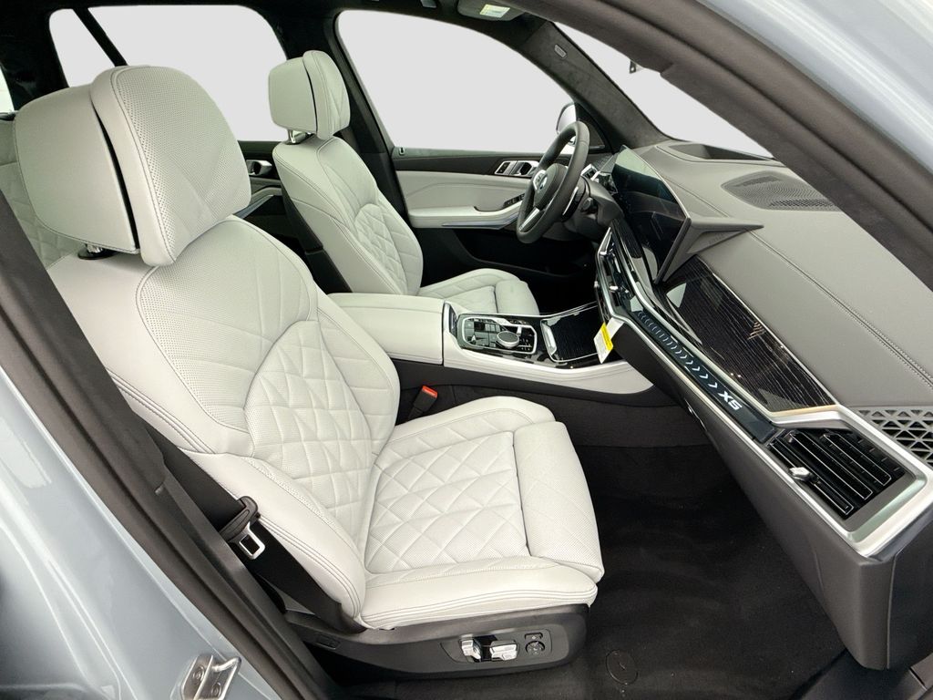 Thumbnail: 2026 BMW X5 - 19