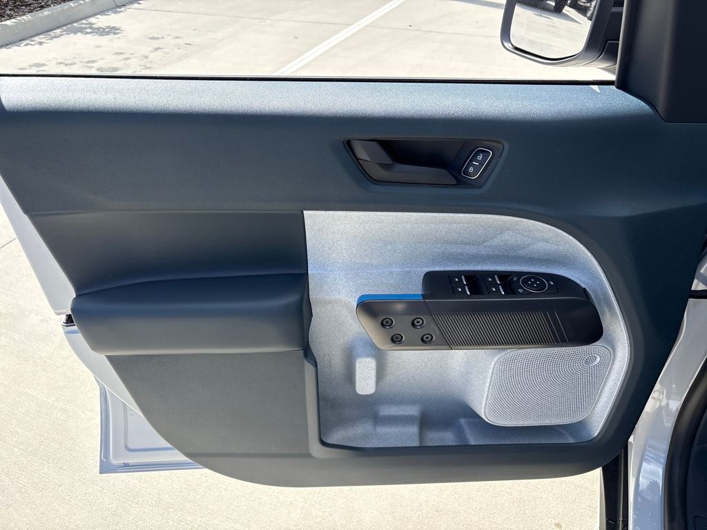 New 2025 White Ford XLT image 15