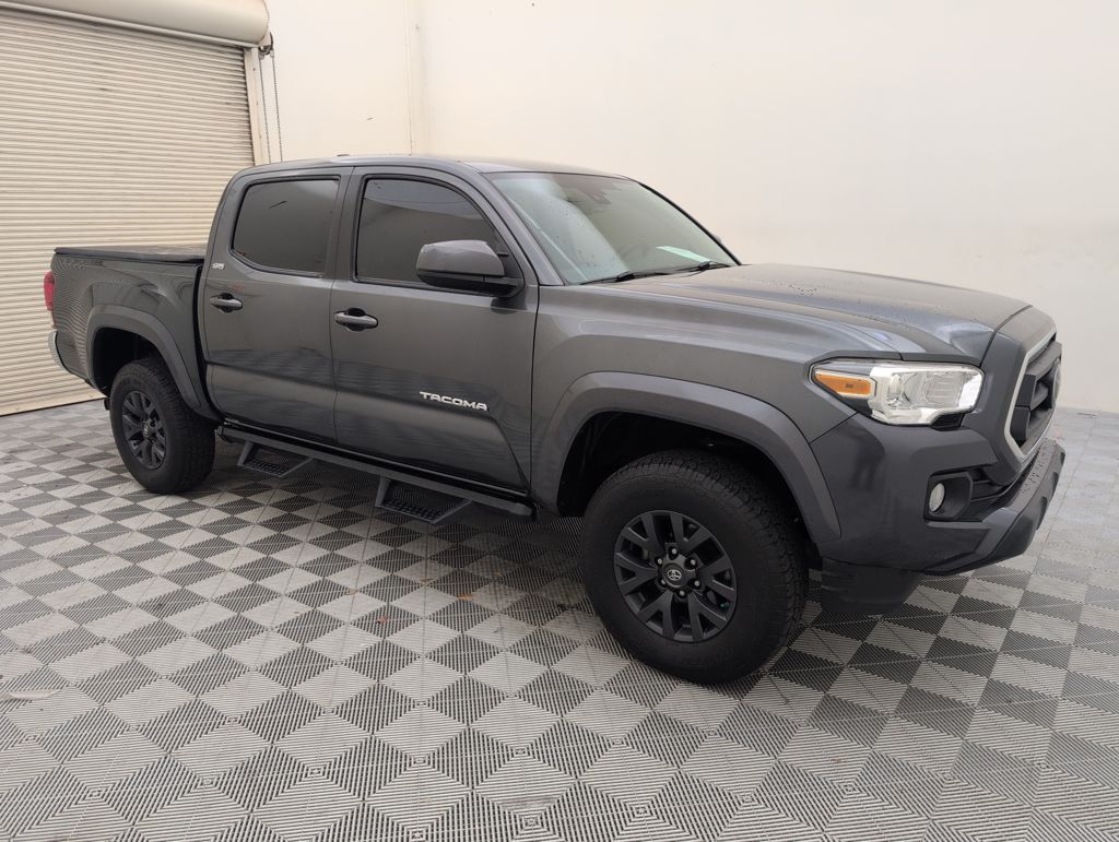 2020 Toyota Tacoma SR5's photo