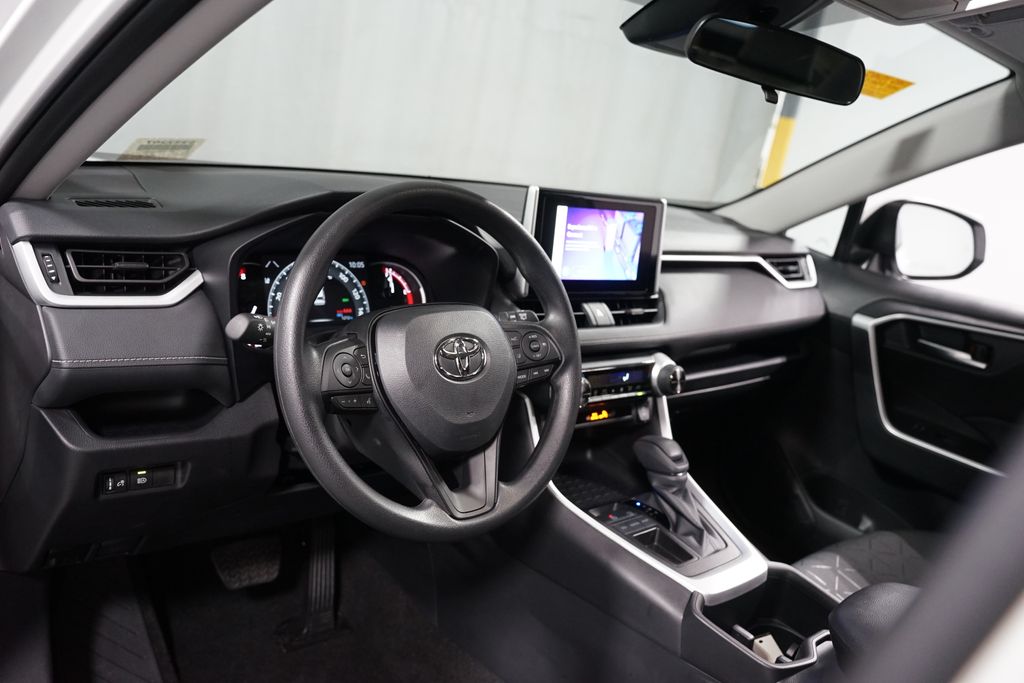 Thumbnail: 2025 Toyota RAV4 - 11