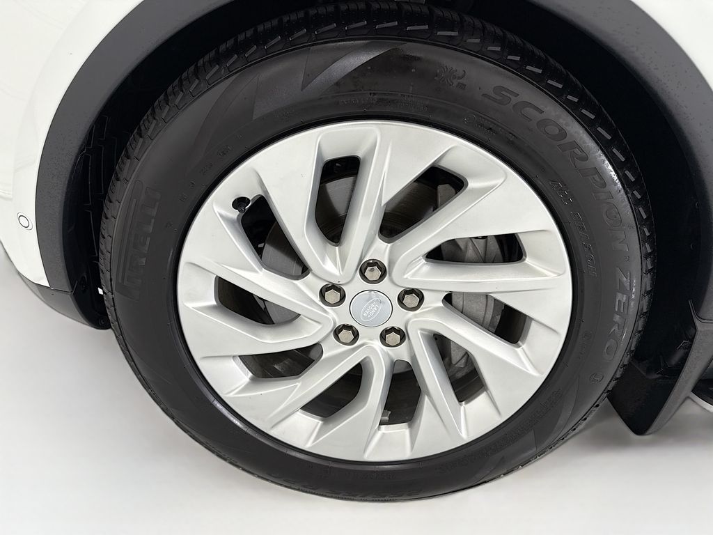 Thumbnail: 2025 Land Rover Discovery - 30