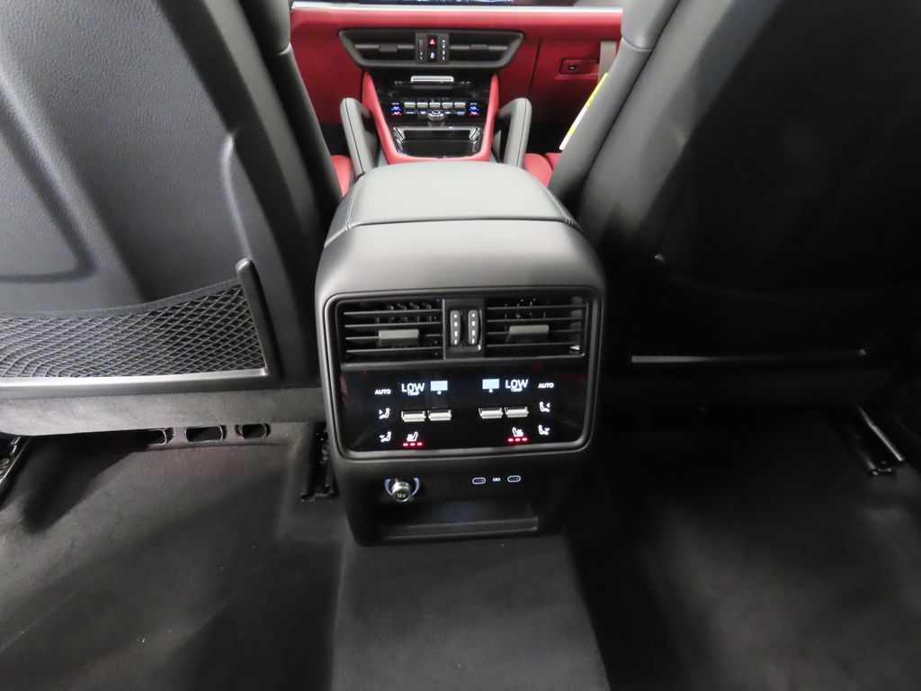 Thumbnail: 2026 Porsche Cayenne - 31