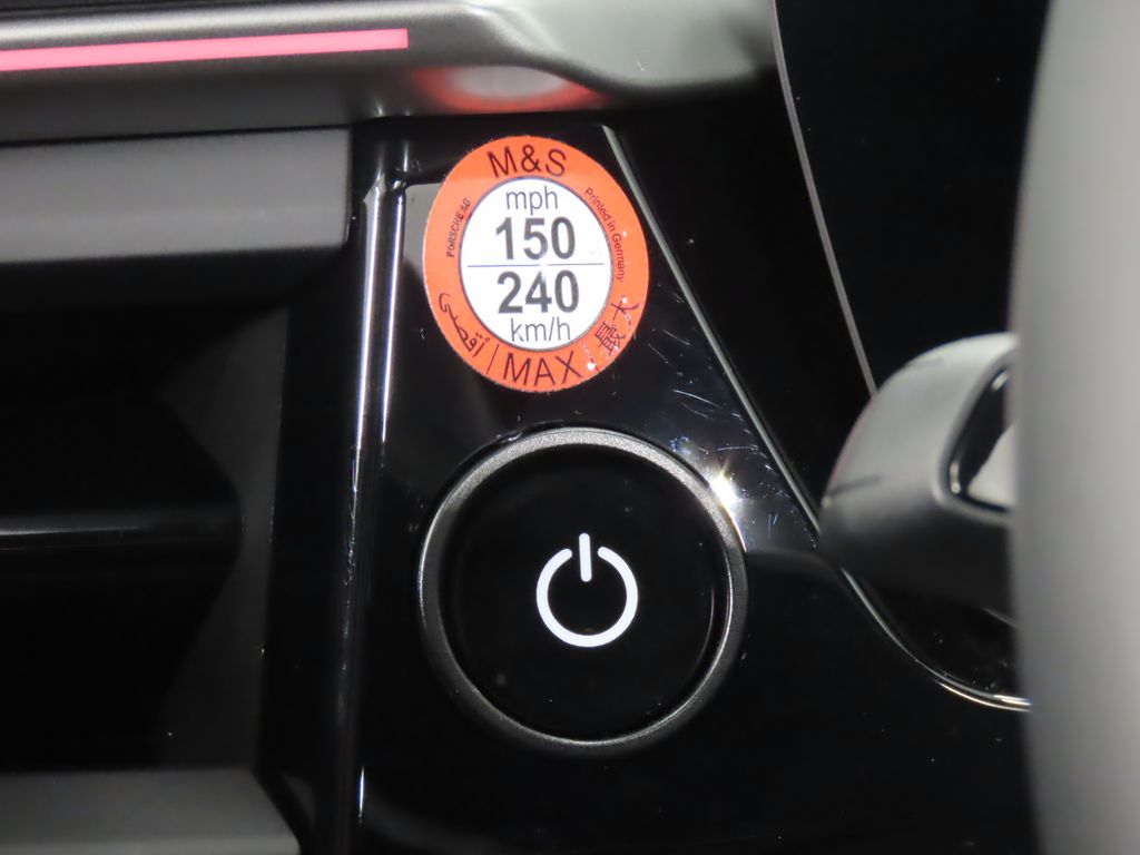 Thumbnail: 2025 Porsche Macan - 24