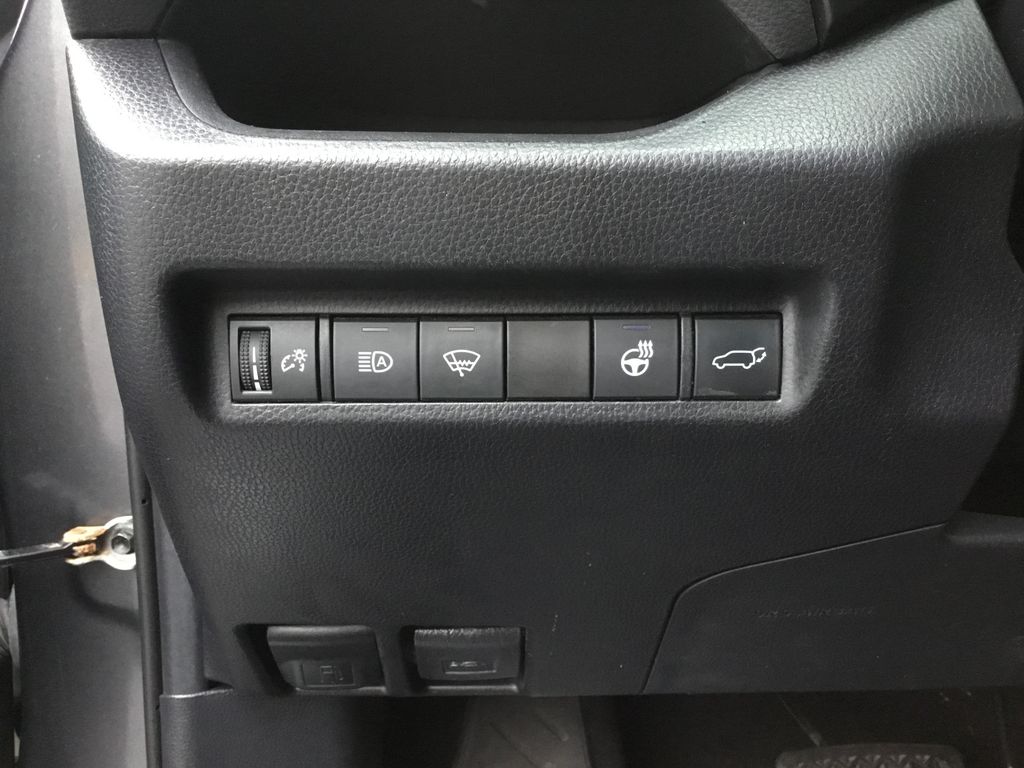 Thumbnail: 2020 Toyota RAV4 - 20