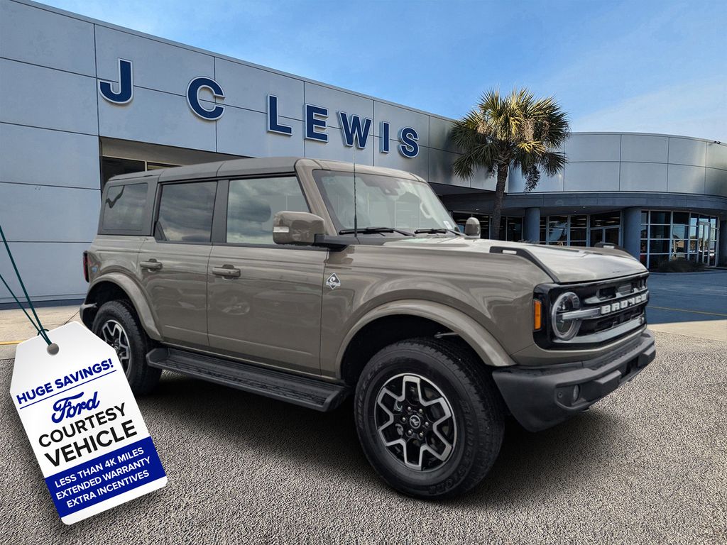 2025 Ford Bronco Outer Banks