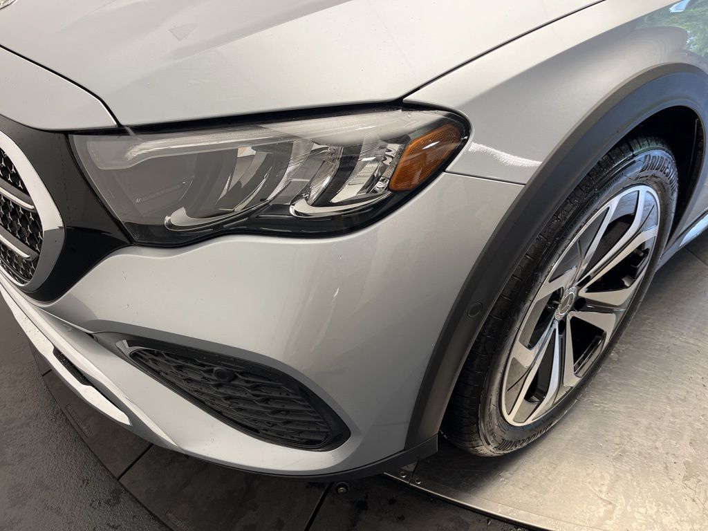 Thumbnail: 2026 Mercedes-Benz E-Class - 9