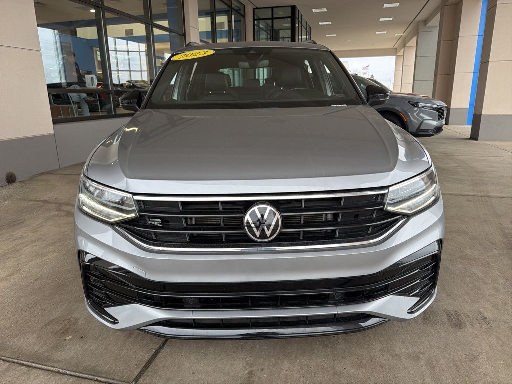 Thumbnail: 2023 Volkswagen Tiguan - 8