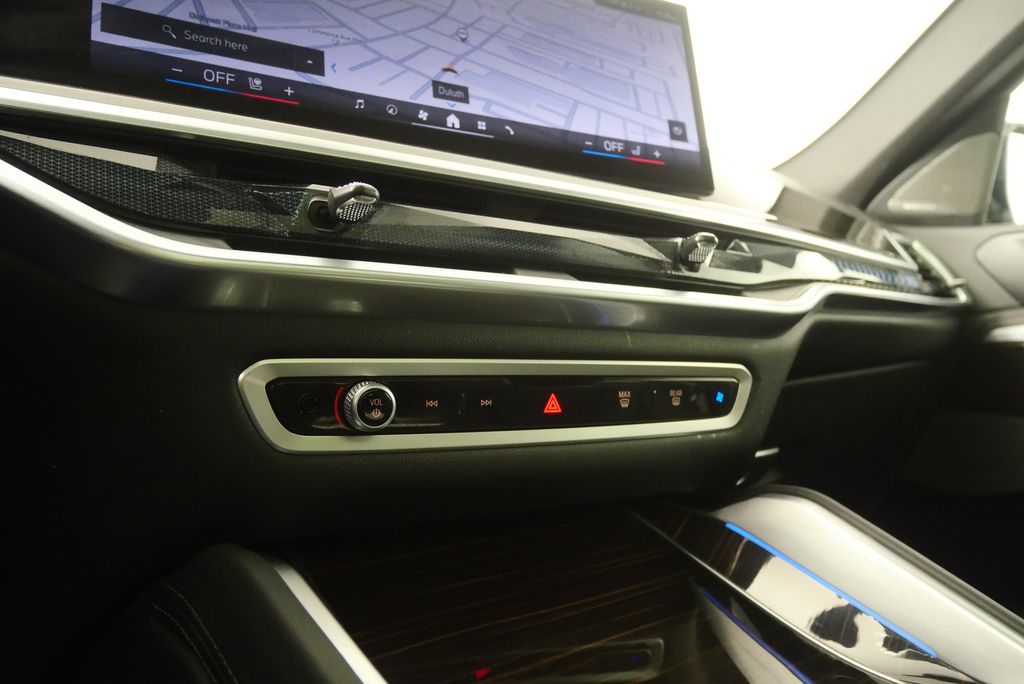Thumbnail: 2025 BMW X6 - 27