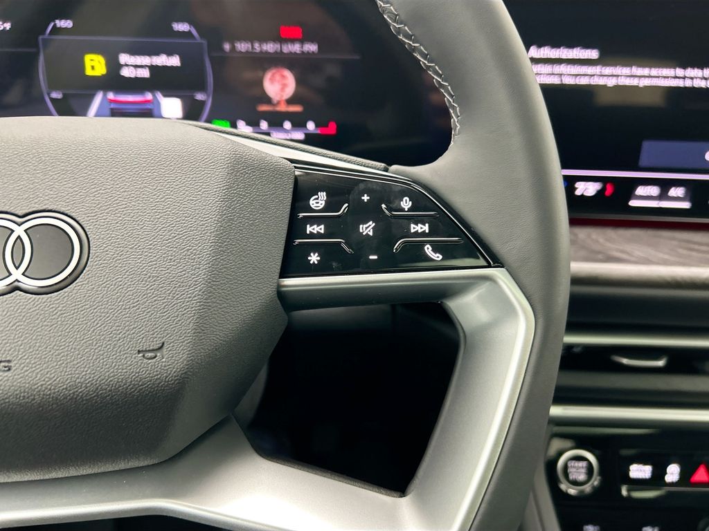 Thumbnail: 2025 Audi Q5 - 12