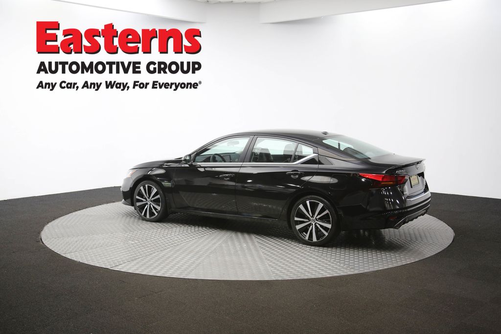 Used 2022 Black Nissan 2.0 SR image 62
