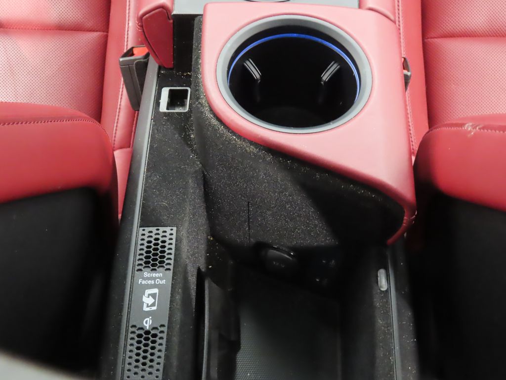 Thumbnail: 2022 Porsche Taycan - 28