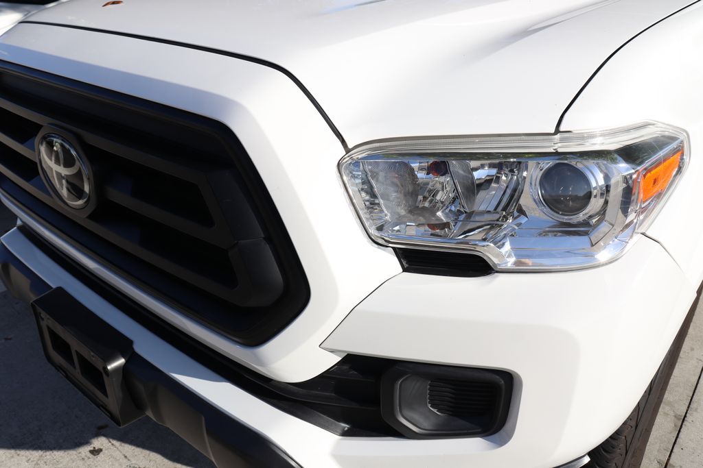 Thumbnail: 2020 Toyota Tacoma - 3