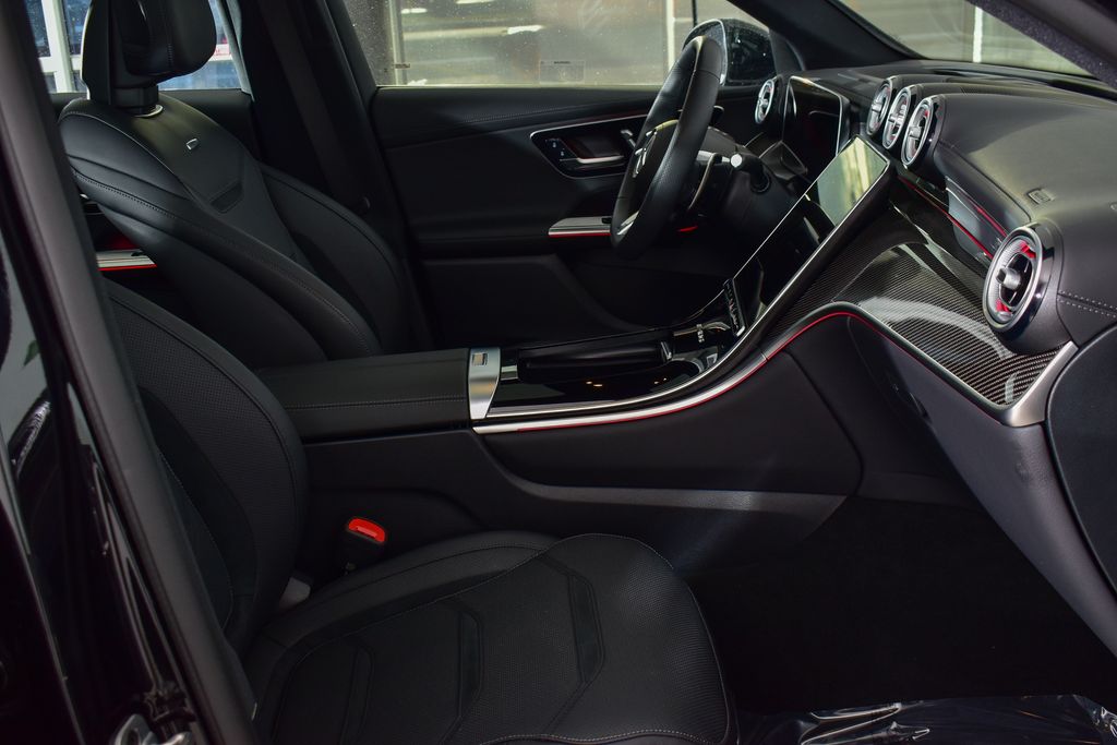 Thumbnail: 2025 Mercedes-Benz GLC - 26