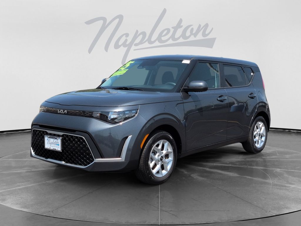 Gravity Gray 2025 Kia Soul SUV / Crossover Front-Wheel Drive Continuously Variable Transmission