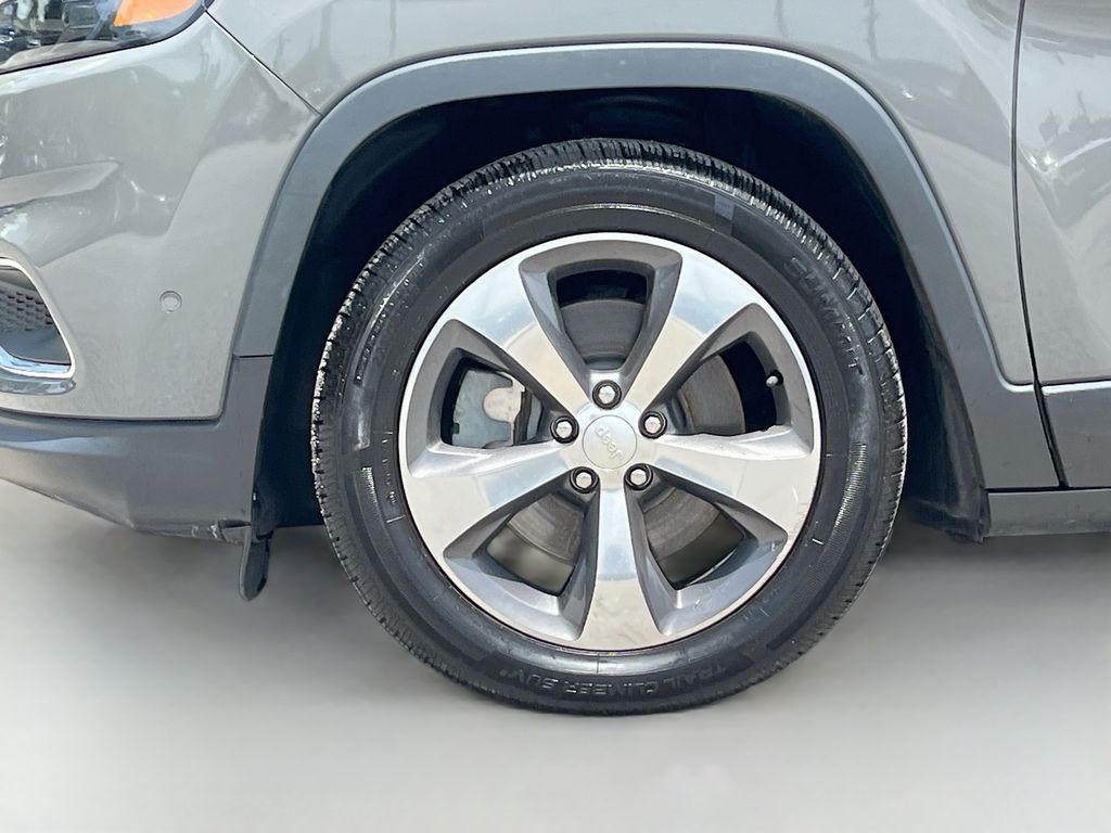 Used 2019 Gray Jeep Limited image 31
