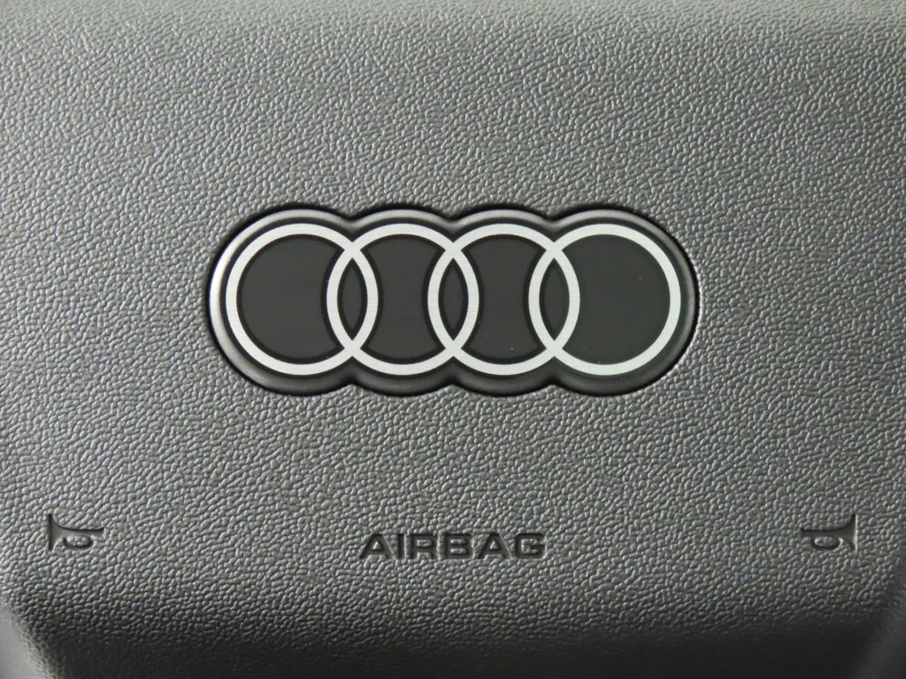 Thumbnail: 2025 Audi Q5 - 16