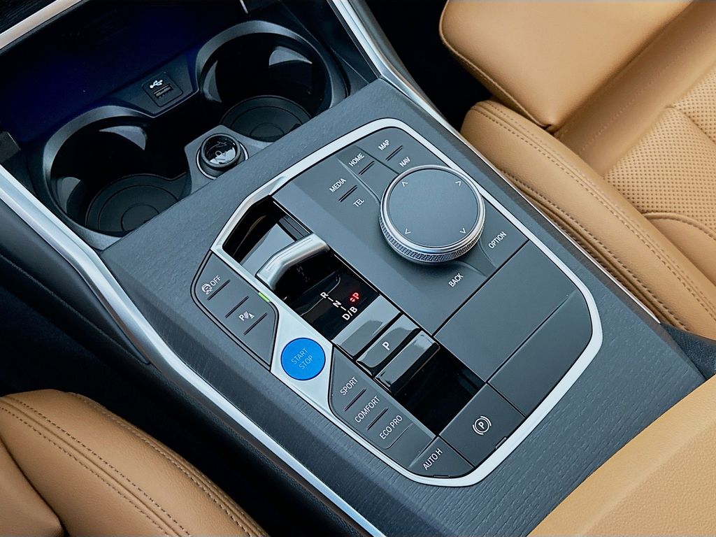 Thumbnail: 2026 BMW i4 - 15