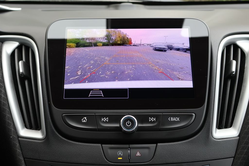 Thumbnail: 2024 Chevrolet Malibu - 18