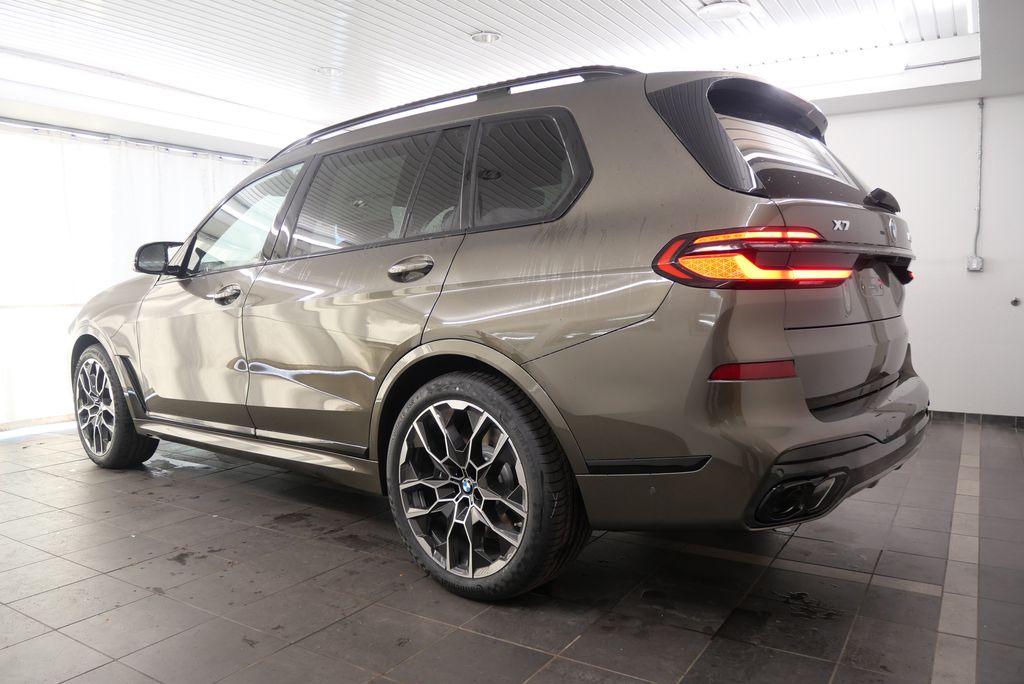 2025 BMW X7 M60i 4