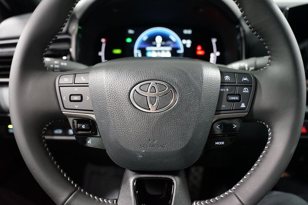 Thumbnail: 2025 Toyota Camry - 12