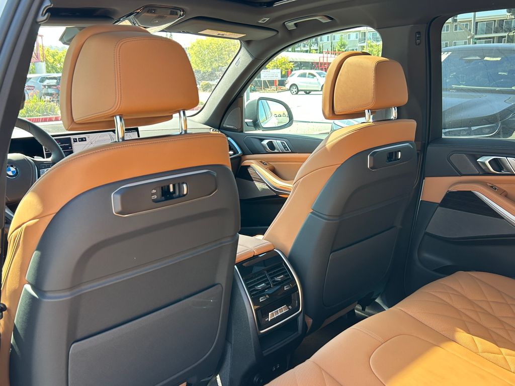 Thumbnail: 2026 BMW X5 - 31