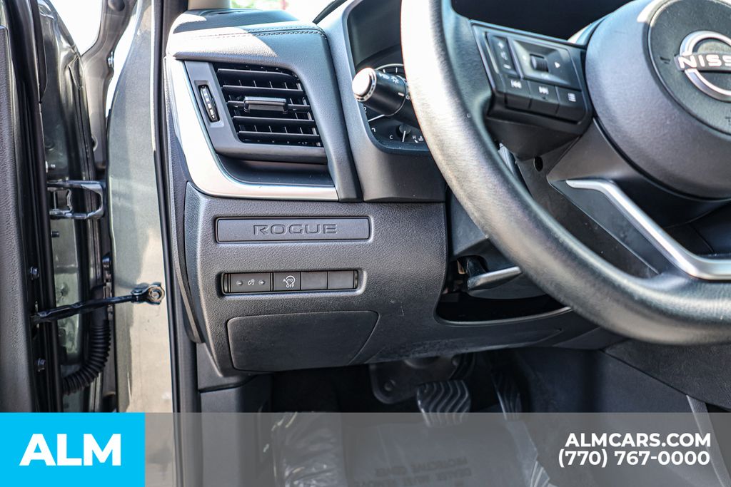Used 2024 Gray Nissan S image 25