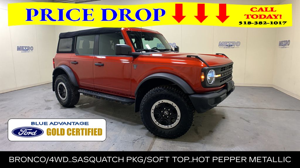 Hot Pepper Red Metallic Tinted Clearcoat 2023 Ford Bronco Advanced 4-Door 4WD SUV / Crossover Four-Wheel Drive Automatic