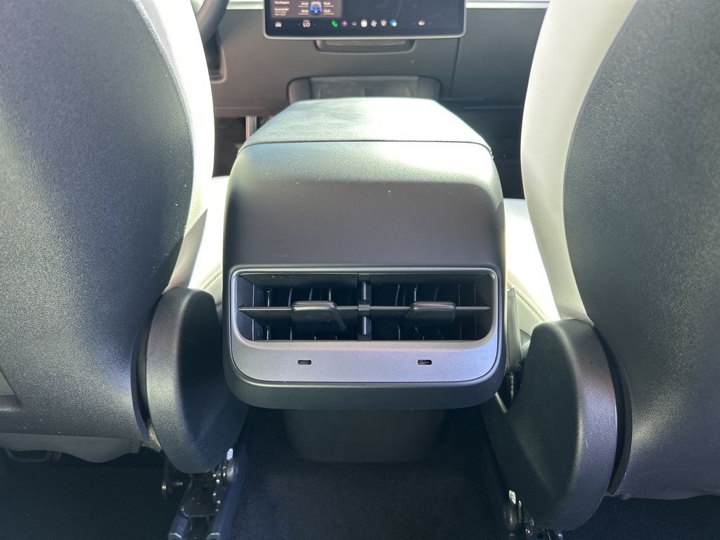 2024 Tesla Model Y Performance Dual Motor All-Wheel Drive