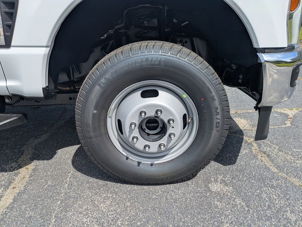 2026 Ford F-350 Chassis XL