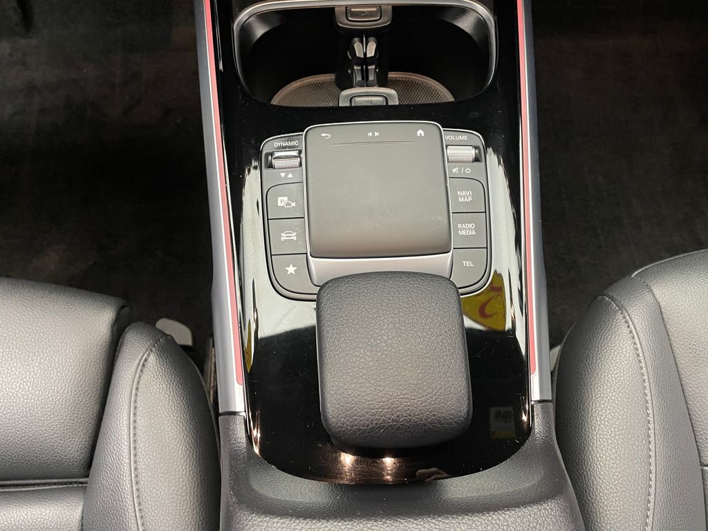 Thumbnail: 2022 Mercedes-Benz GLB - 29