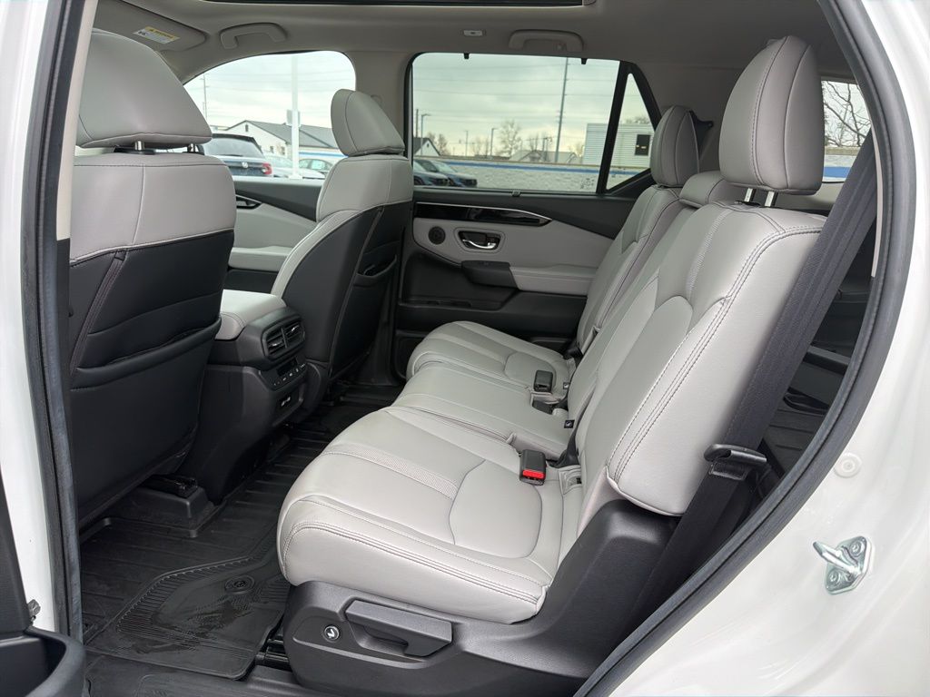 Thumbnail: 2023 Honda Pilot - 20