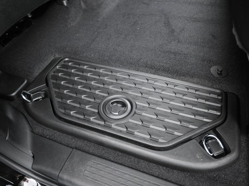 New 2026 Diamond Black Crystal Pearlcoat Ram RHO image 35