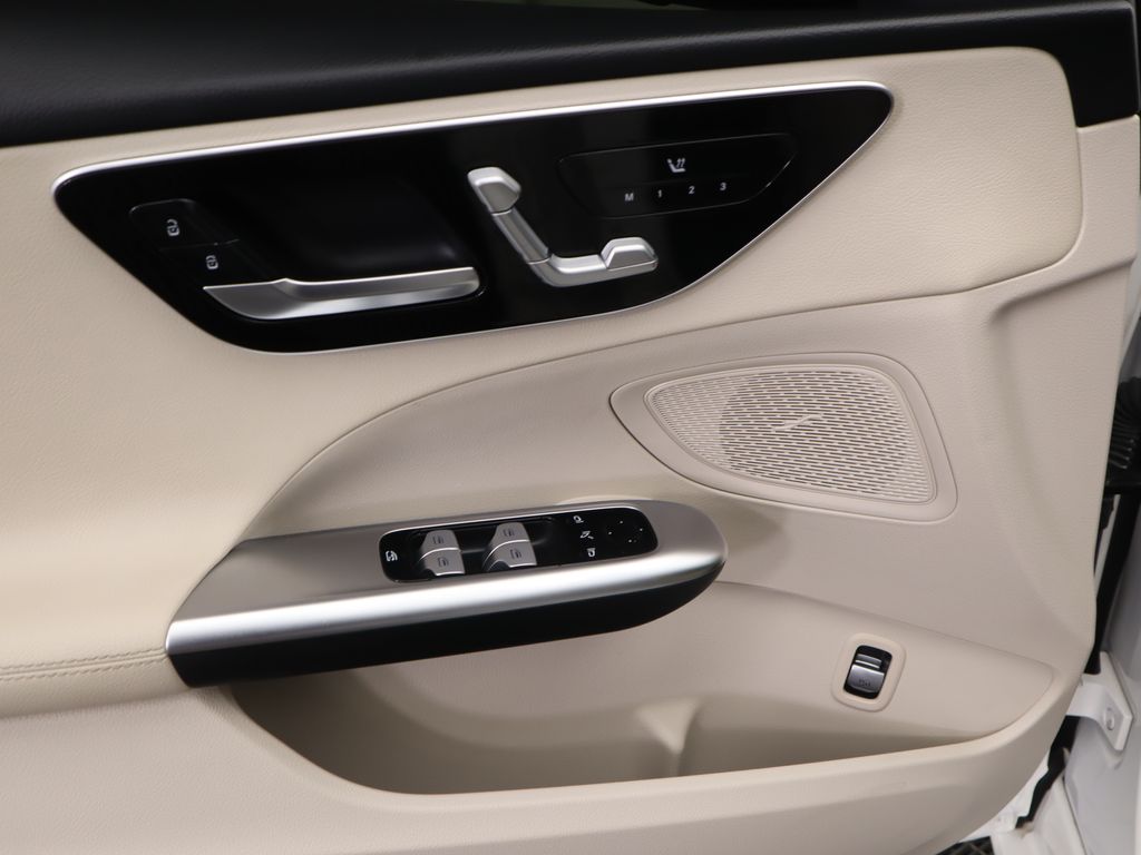 Thumbnail: 2022 Mercedes-Benz C-Class - 23