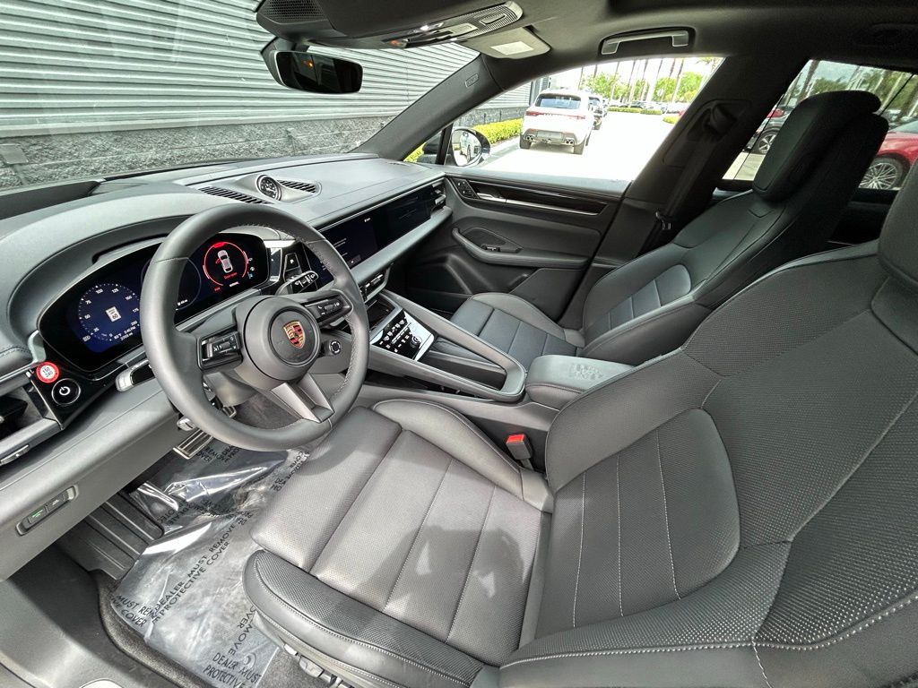 Thumbnail: 2025 Porsche Macan - 4