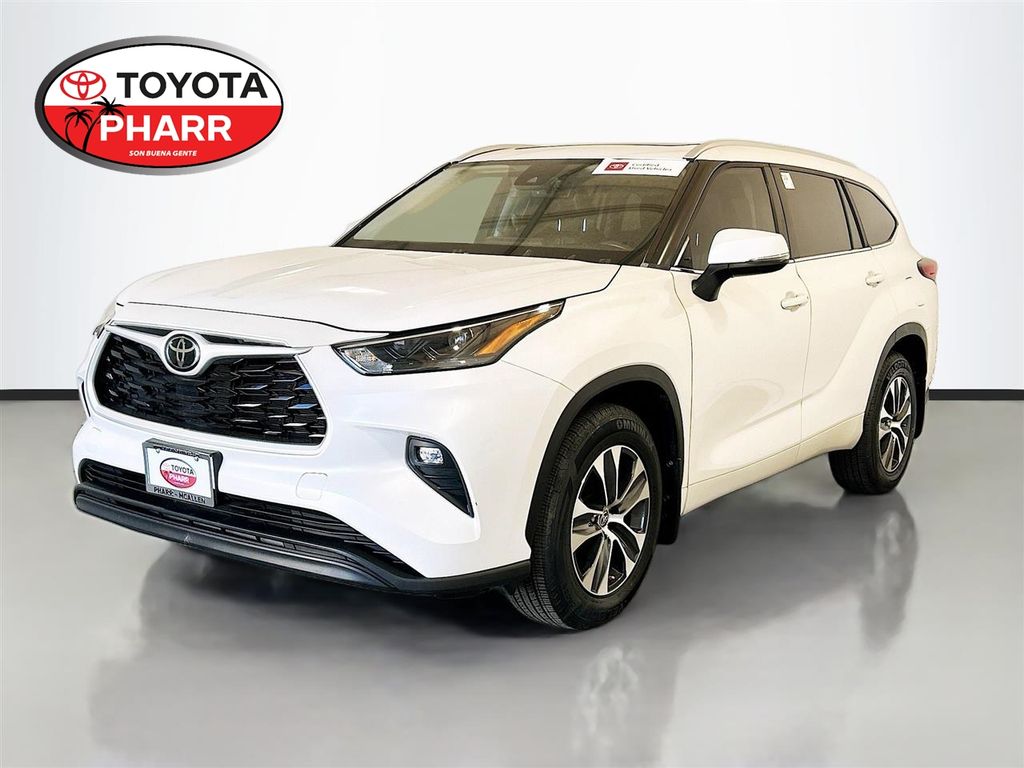 2023 Toyota Highlander XLE FWD