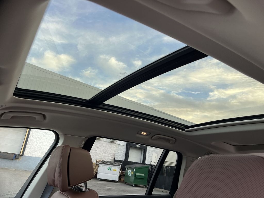 Thumbnail: 2026 BMW X7 - 22