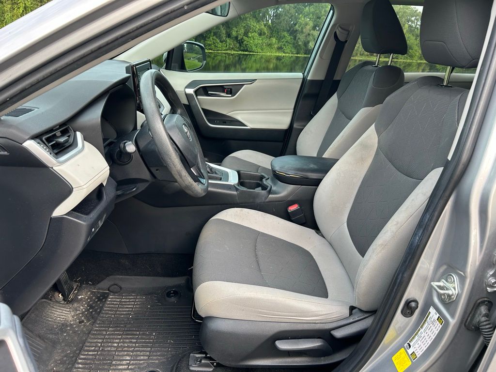 Thumbnail: 2019 Toyota RAV4 - 14