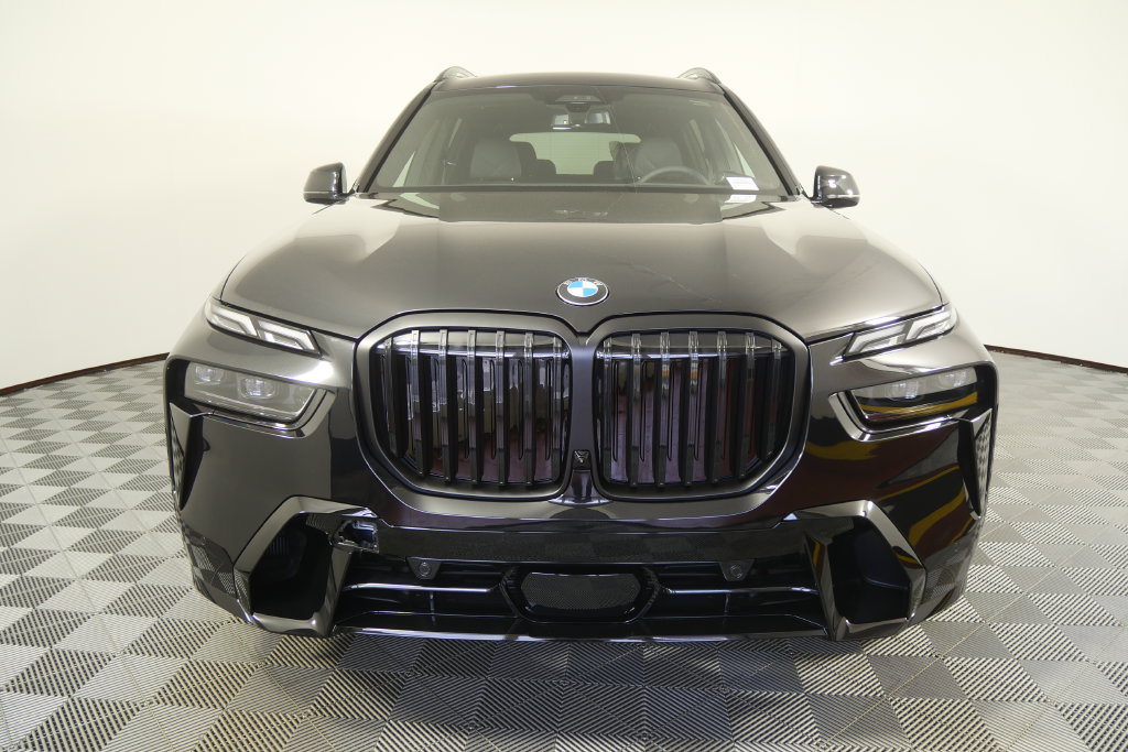 Thumbnail: 2027 BMW X7 - 2
