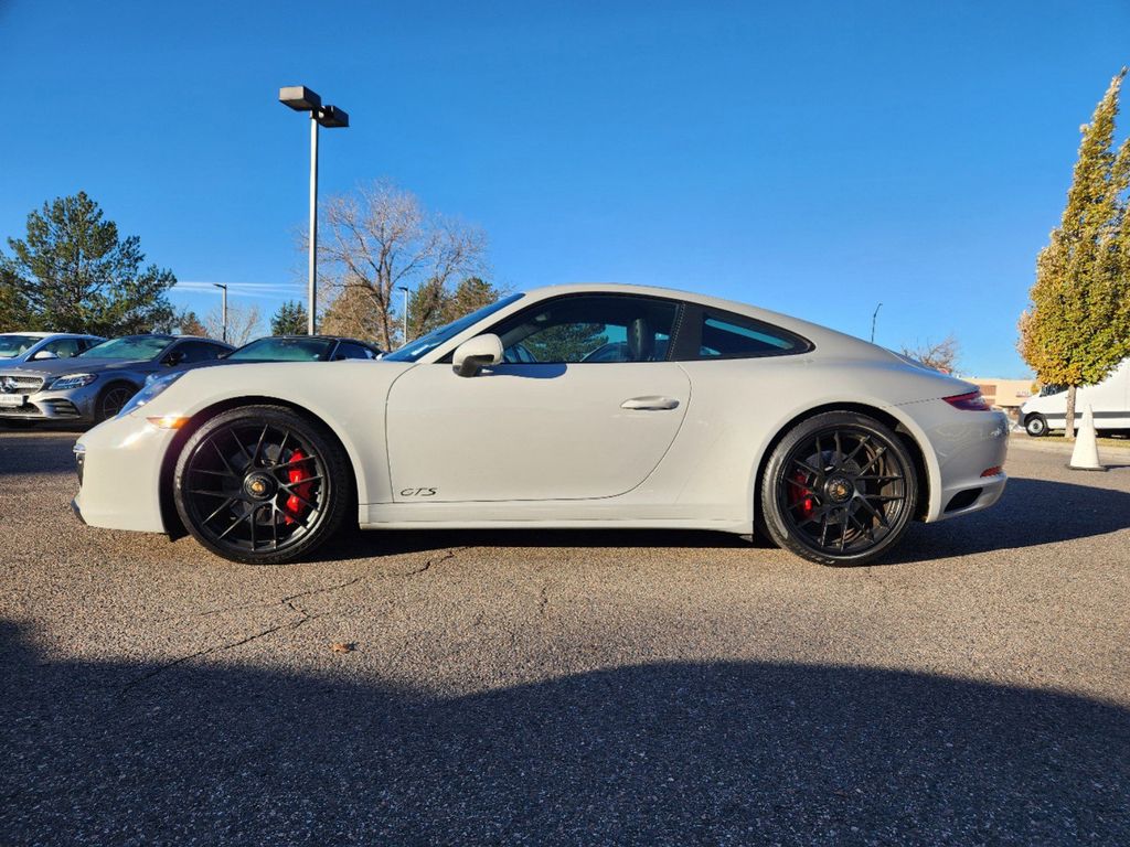 2019 Porsche 911 Carrera 4 GTS 4